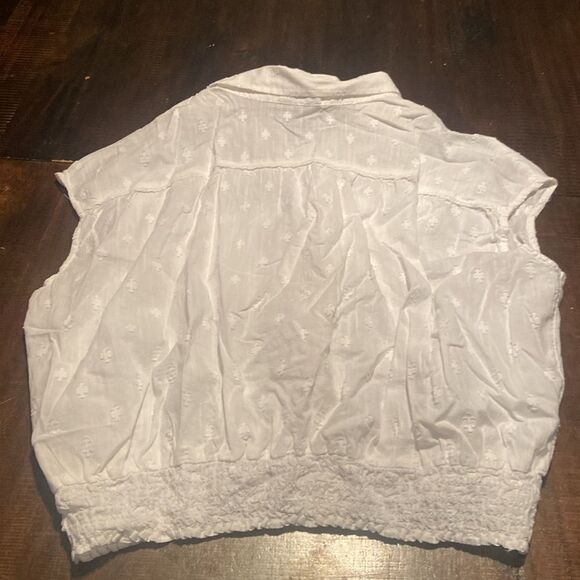 Wrangler Ladies' Cap Sleeve Smocked Top Medium - Picture 9 of 9